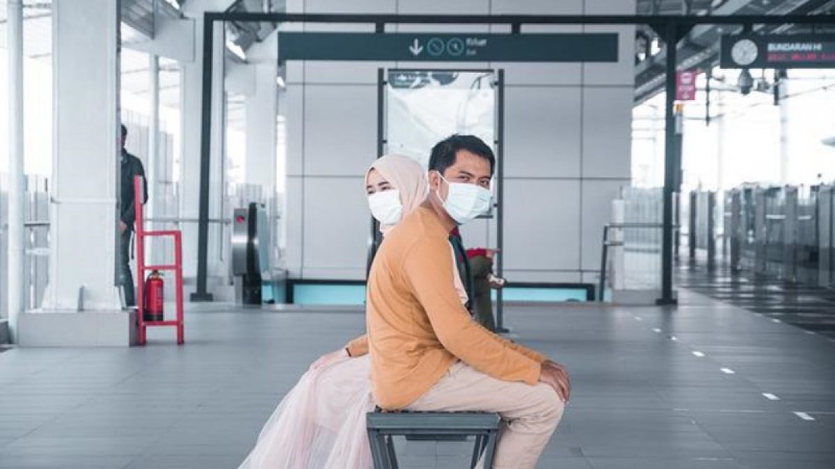 Ilustrasi memakai masker [Pixabay.com/iqbalnuril]