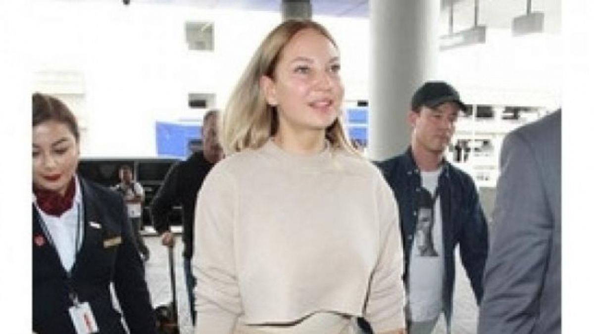 Wajah Asli Musisi yang Biasa Pakai Topeng (Vogue) [suara.com]