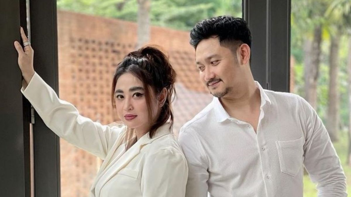 Potret Mesra Angga Wijaya dan Dewi Perssik [Instagram/anggawijaya88]