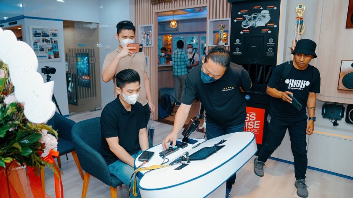 Display produk audio ternama, bisa dicoba di workshop ini [Dok/Cartens Audio]