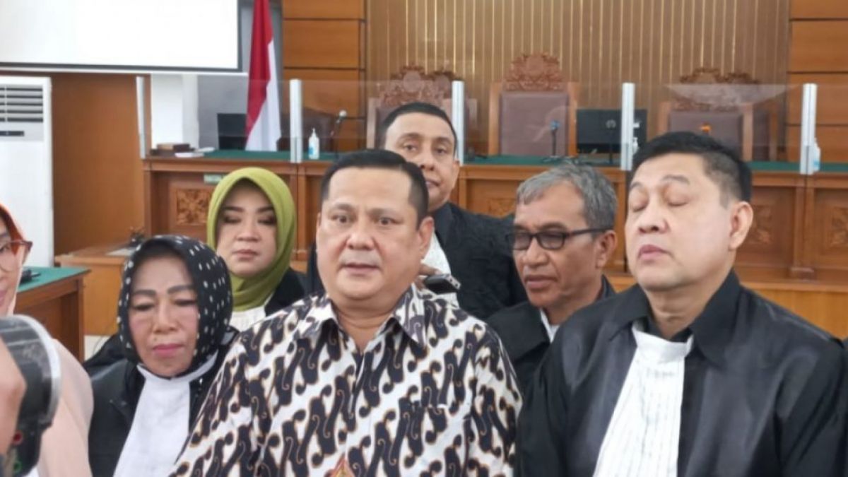 Irjen Napoleon Bonaparte Divonis Lebih Ringan dari Tuntutan JPU di Kasus Penganiayaan M Kece [Suara.com/Arga]