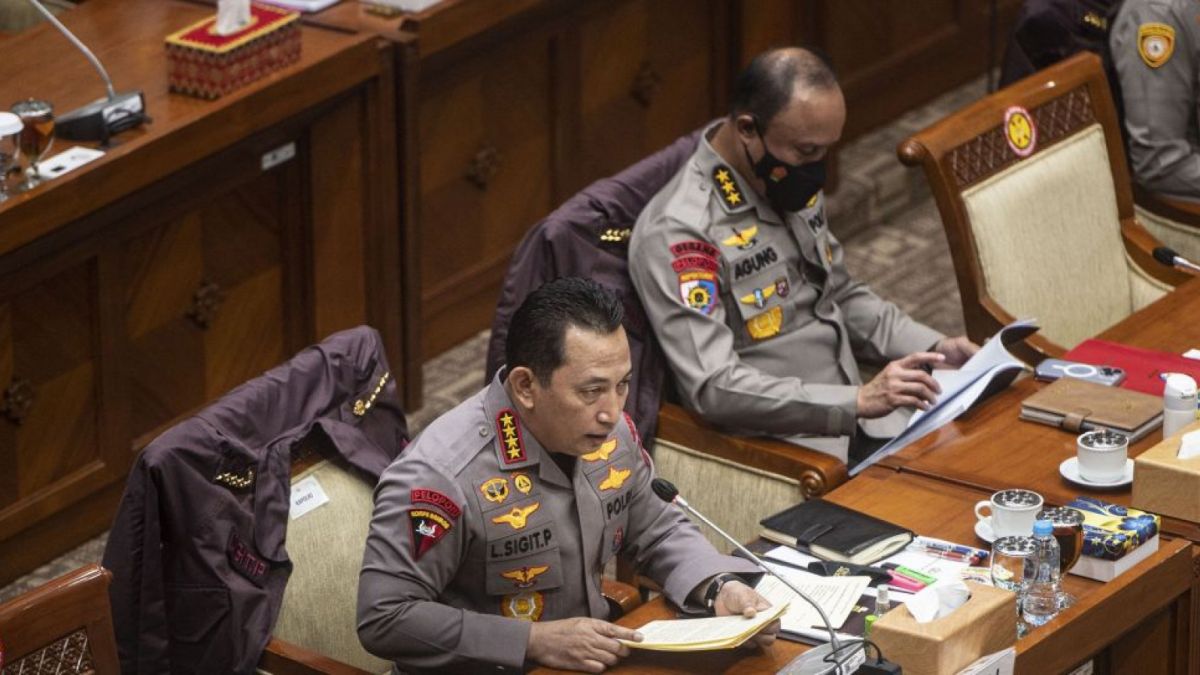Kapolri Jenderal Pol Listyo Sigit Prabowo  mengikuti rapat kerja dengan Komisi III DPR di Kompleks Parlemen, Senayan, Jakarta, Rabu (24/8/2022) [ANTARA FOTO/Aprillio Akbar]