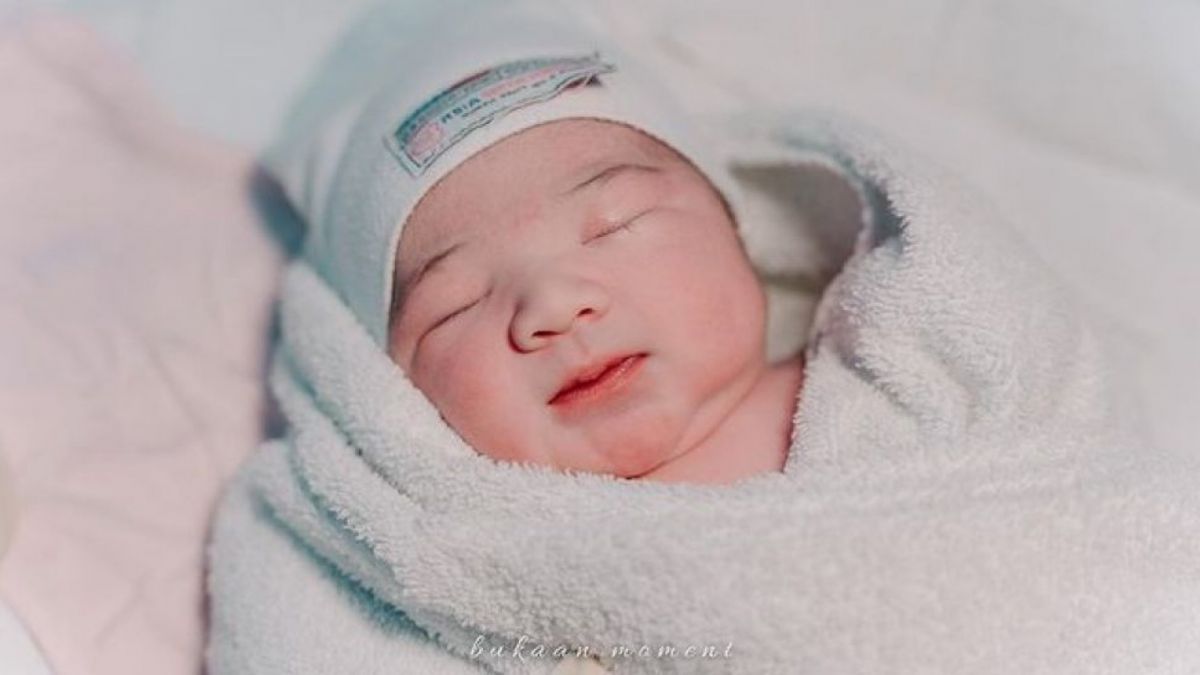 Potret Wajah Puti Sabai Anak Kedua Irish Bella dan Ammar Zoni [Instagram/@_irishbella_]