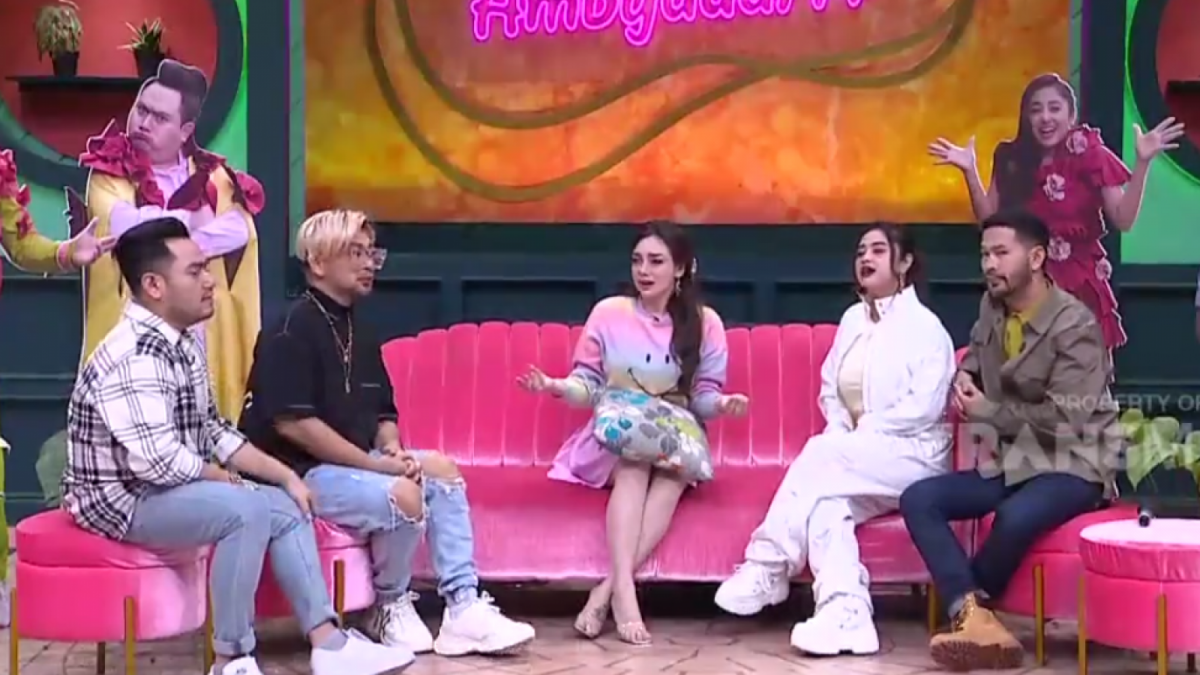 Nyatakan Cinta, Celine Evangelita Malah Ditolak Marshel Widianto [Twitter/TRANSTV]