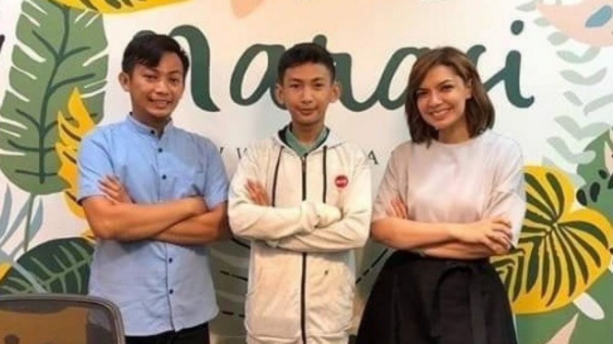 Putra Aji Adhari (tengah) [Facebook]