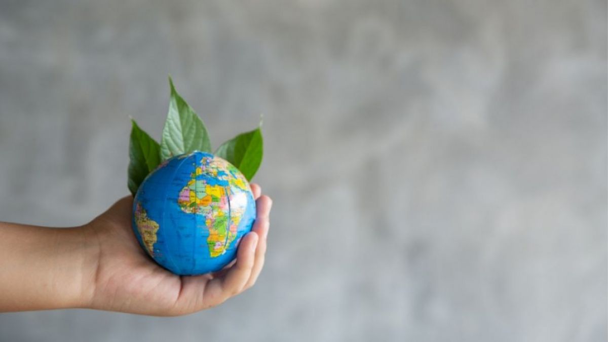 Ilustrasi planet bumi [Freepik/jcomp]