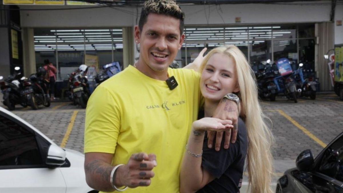 Robby Shine dan Nastasya Shine