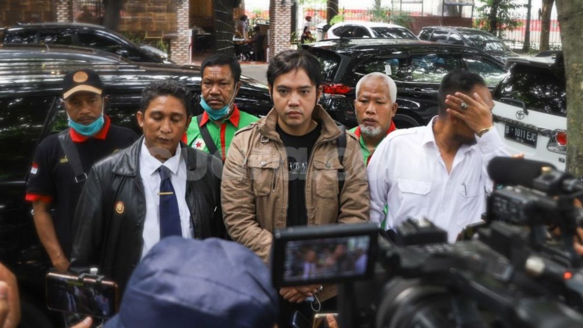 Sandy Tumiwa dan Firdaus Oiwobo [Suara.com/Alfian Winanto]