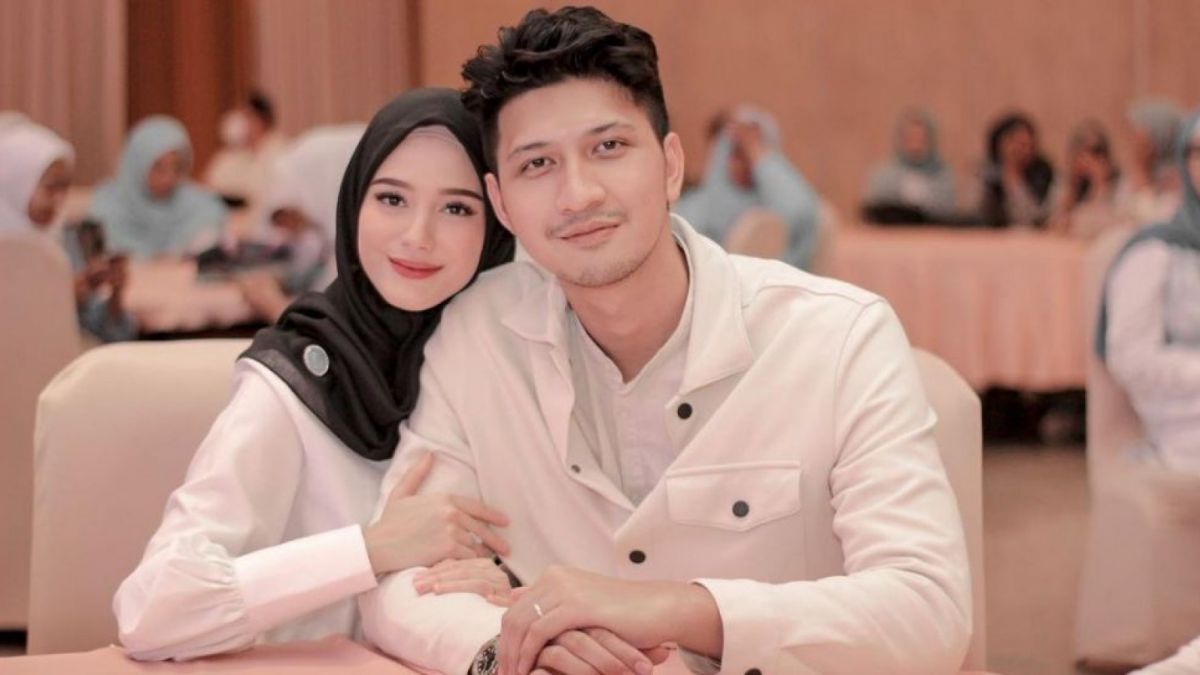 Aditya Zoni Resmikan Pernikahannya Dengan Yasmine Ow Yang Tengah Hamil Besar Selebtek