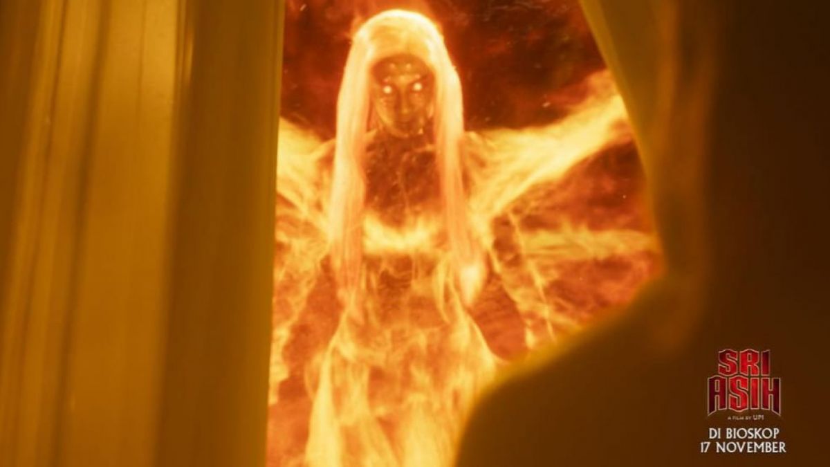 Dian Sastrowardoyo sebagai Dewi Api [Instagram/@jokoanwar]