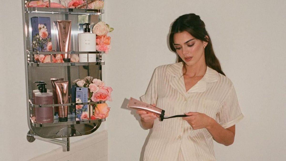 Adik dari Kim Kardashian, Kendal Jenner yang digosipkan pacaran dengan Harry Styles [Instagram/@kendalljenner]