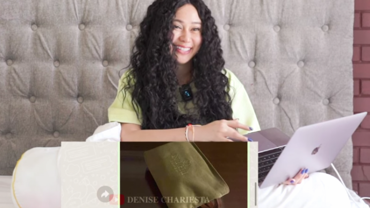 Denise Chariesta mengunggah foto dompet RD yang tertinggal di kamar hotel [YouTube Denise Chariesta]