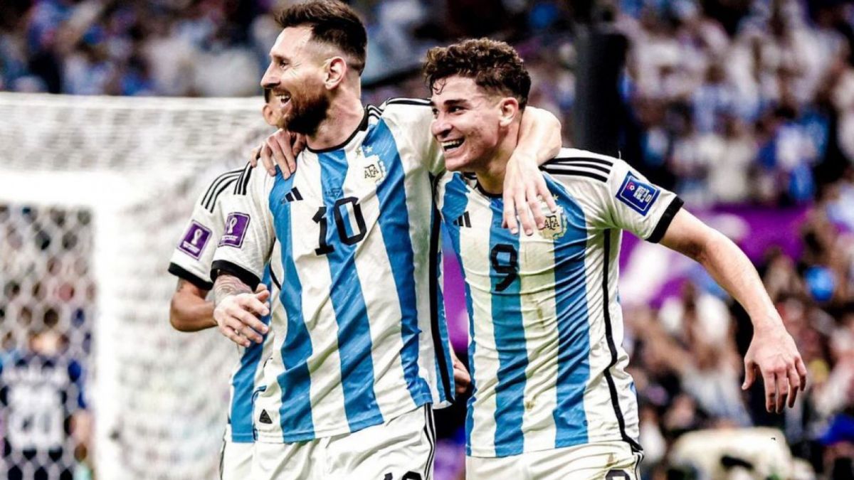 Selebrasi Leonel Messi dan Julian Alvarez [Instagram/@julianalvarez]