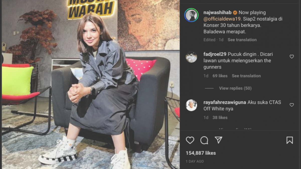 Sepatu Najwa Shihab yang cukup trendy