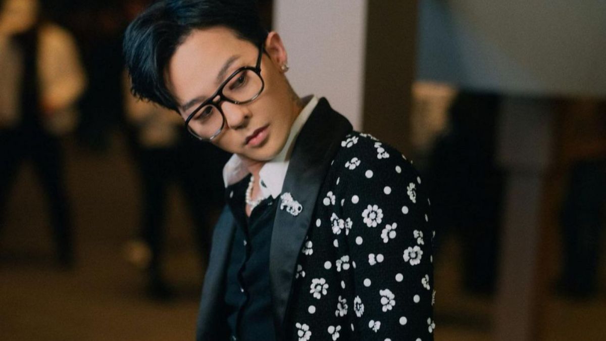 OOTD ala G-Dragon [Instagram/@xxxibgdrgn]