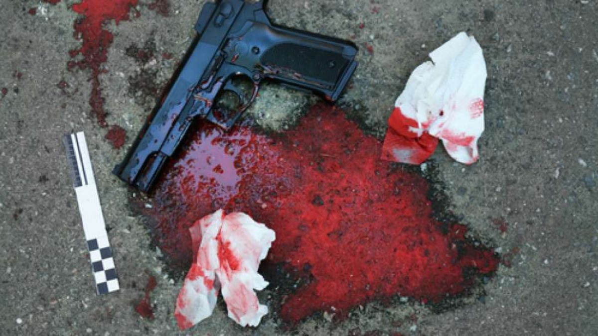 Ilustrasi pistol dan darah. [shutterstock]