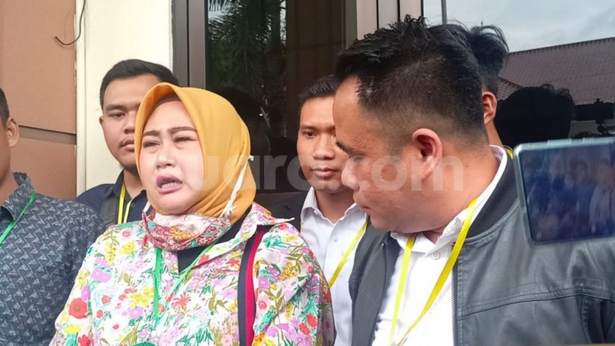 Shelvie Hana Wijaya, gugat cerai Daus Mini ke Pengadilan Agama Depok pada Senin (13/2/2023). [Suara.com/Rena Pangesti]