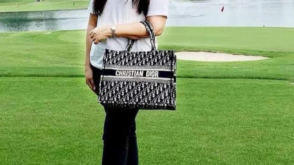 Tas merek Dior diduga milik Ibunda Mario [Instagram @azazeldiablos]