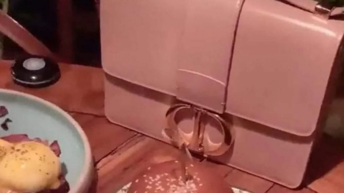 Tas merek Gucci diduga milik Ibunda Mario [Instagram @azazeldiablos]