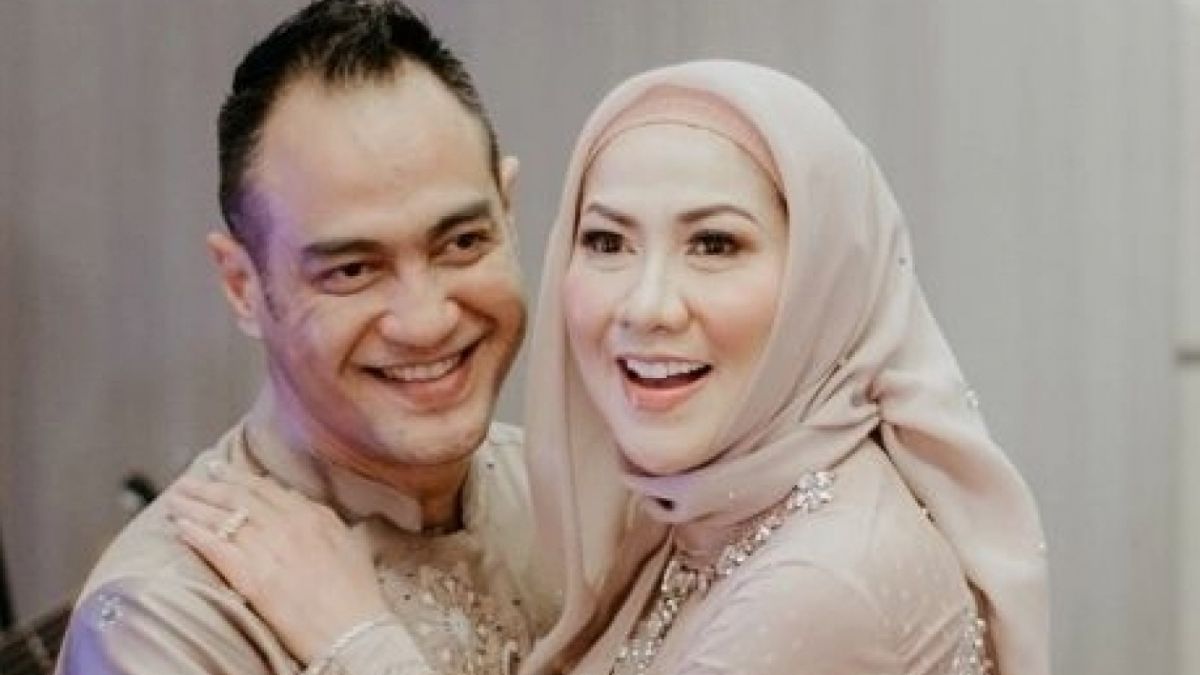 Potret mesra Ferry Irawan dan Venna Melinda [Instagram]
