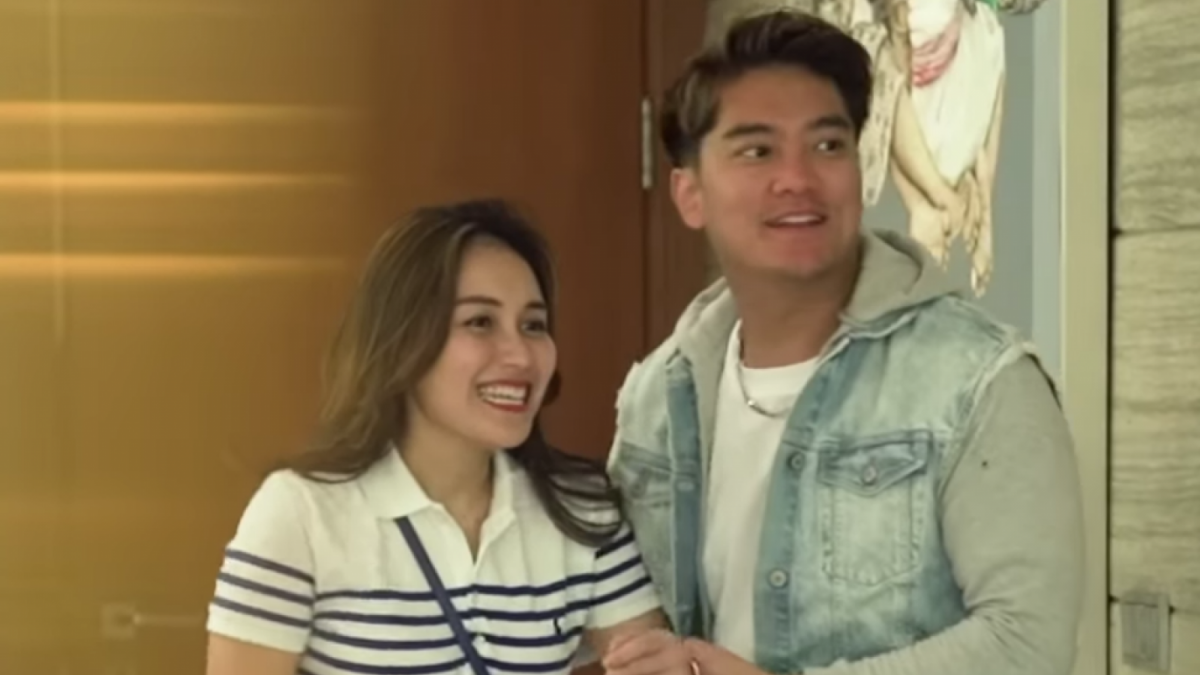 Ayu Ting Ting saat menemui keluarga Boy William [Tangkapan layar YouTube BW.]