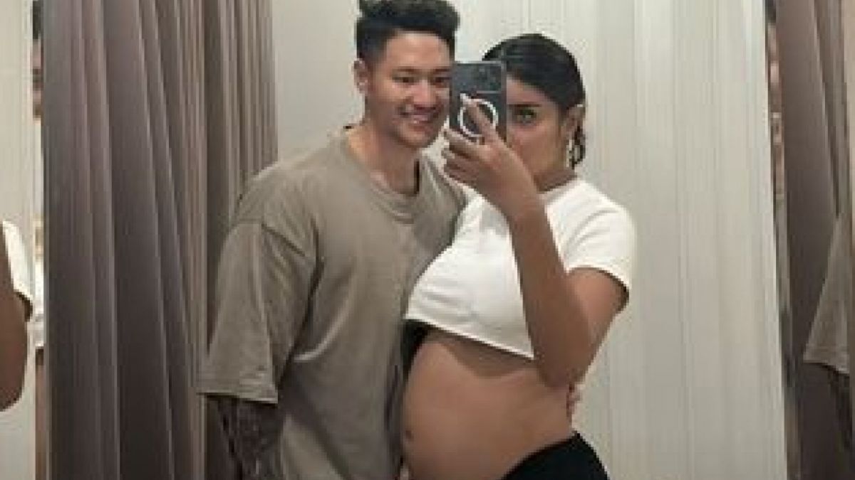 Millen Cyrus pamer perut buncit seperti orang hamil [Instagram/@millencyrus]