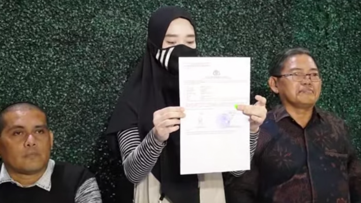 Inara Rusli Polisikan Virgoun dan Tenri Anisa Atas Dugaan Perzinahan, Bawa Bukti Transfer Uang, Video dan Chat [YouTube Cumicumi]