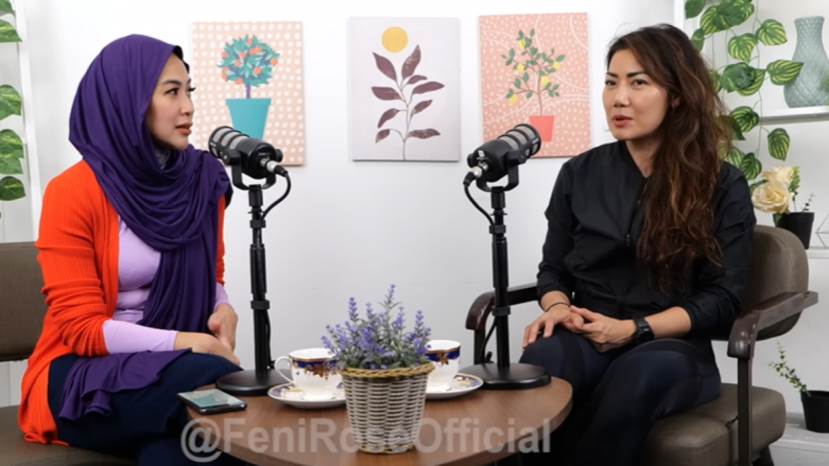 Inge Anugrah saat diwawancarai oleh Feni Rose dalam kanal YouTube Feni Rose Official [Tangkapan layar video YouTube Feni Rose Official]