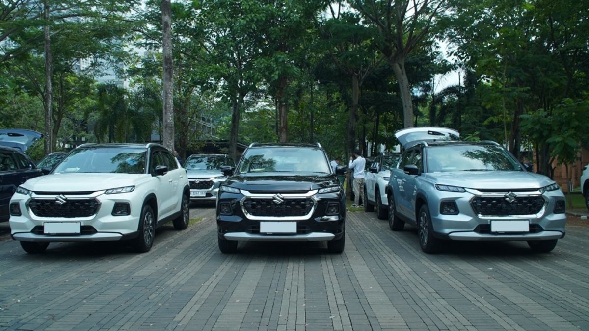 PT Suzuki Indomobil Sales (SIS) serah terima unit perdana kepada konsumen Grand Vitara. [Suzuki Indomobil Sales (SIS)]