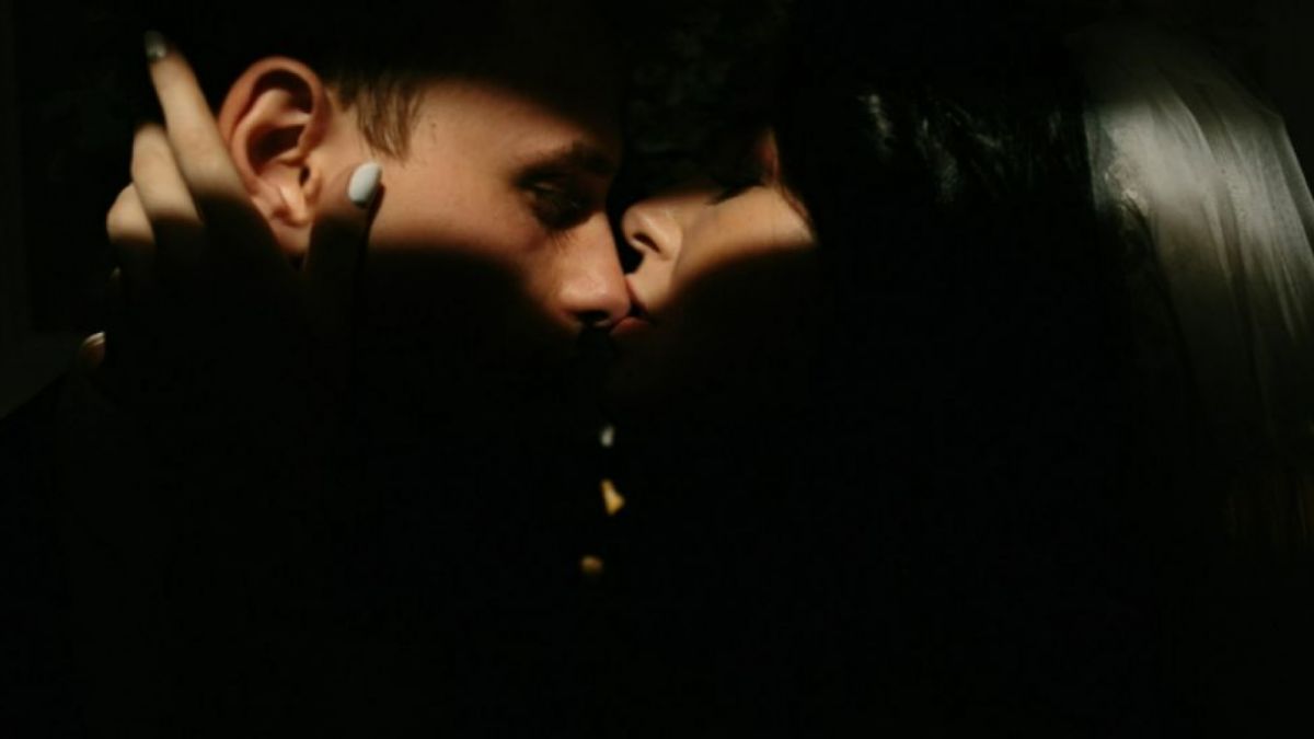 Ilustrasi pasangan bercinta [Freepik/teksomolika]