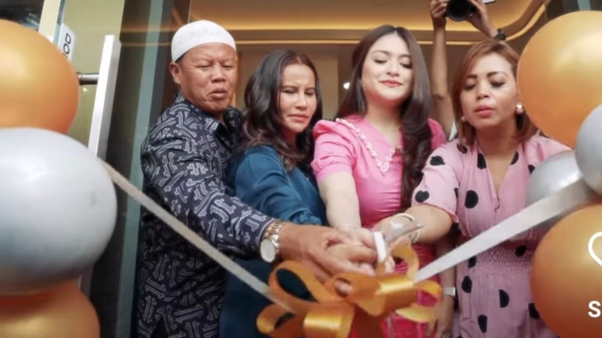 Pembukaan bisnis salon Nathalie Holscher. [Instagram @nathalieholscher]