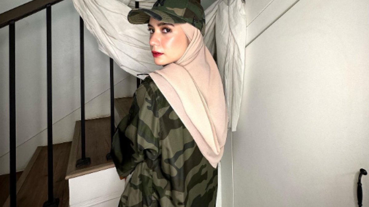 Putri Anne memakai pakaian stylish