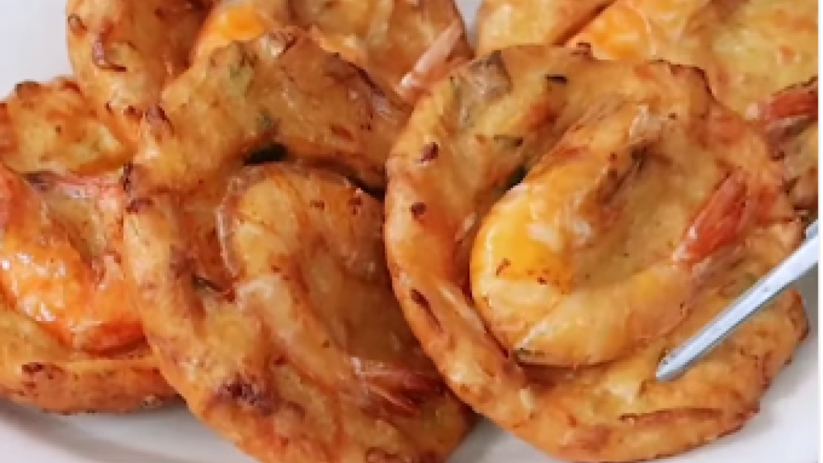 Bakwan udang [Instagram/@devinahermawan]