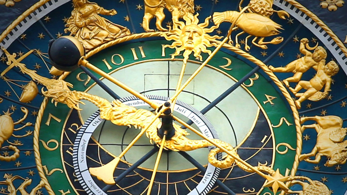 5 zodiak wanita yang bisa buat pria makin jatuh hati [(Pixabay /@Hermann)]