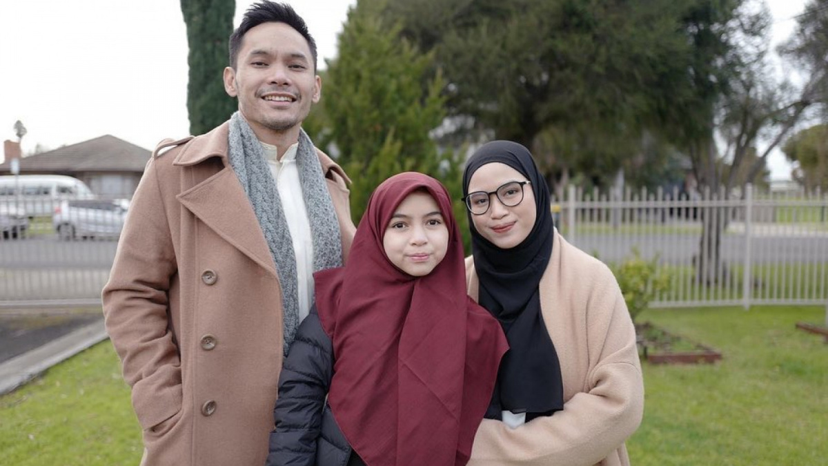 Potret Sienna anak Marshanda berhijab [(Instagram @nesyanabila)]