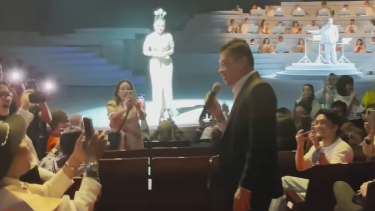 Krisdayanti (KD) duet bersama mantan suaminya, Anang Hermansyah di konser bertajuk Semesta di JIExpo Kemayoran [Tangkapan layar YouTube The Hermansyah A6]