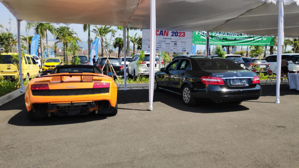 Bagian buritan Lamborghini Gallardo saat masuk line penjurian [Tim Selebtek]