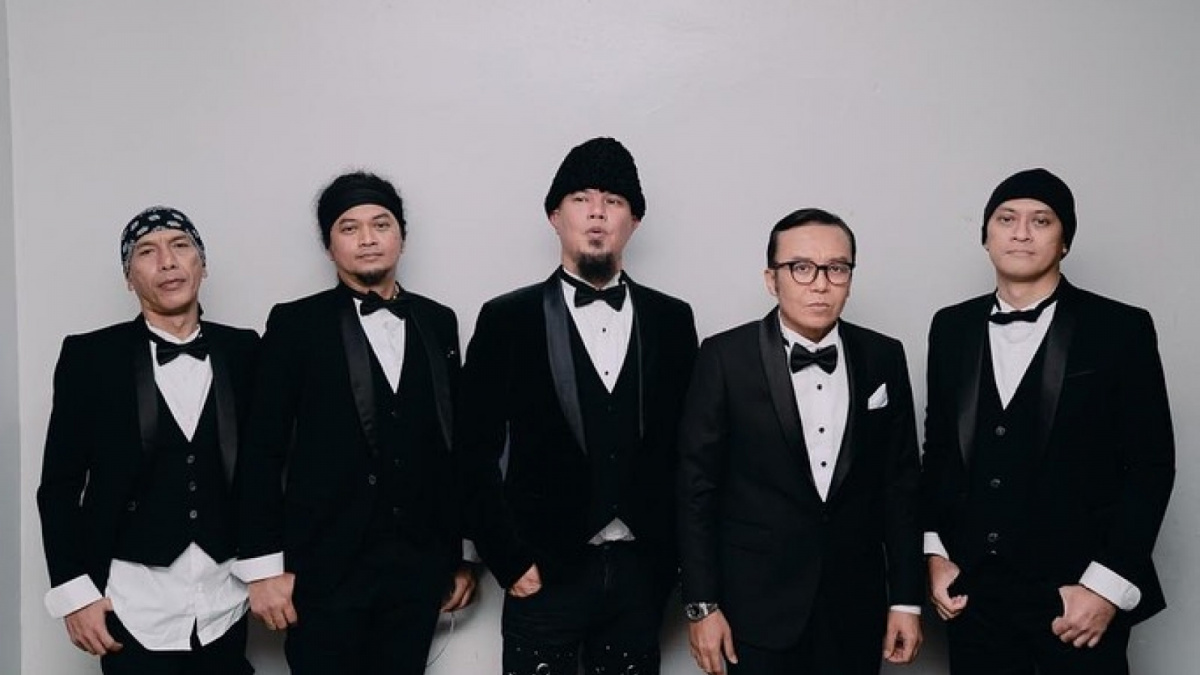 Dewa 19 featuring Ari Lasso [Instagram @officialdewa19]