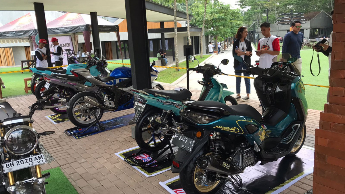 Kontes modifikasi motor, salah satu daya tarik acara ini [Tim Selebtek]