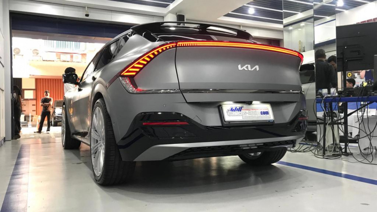 Bagian buritan Kia EV6 GT Line [Tim Selebtek]
