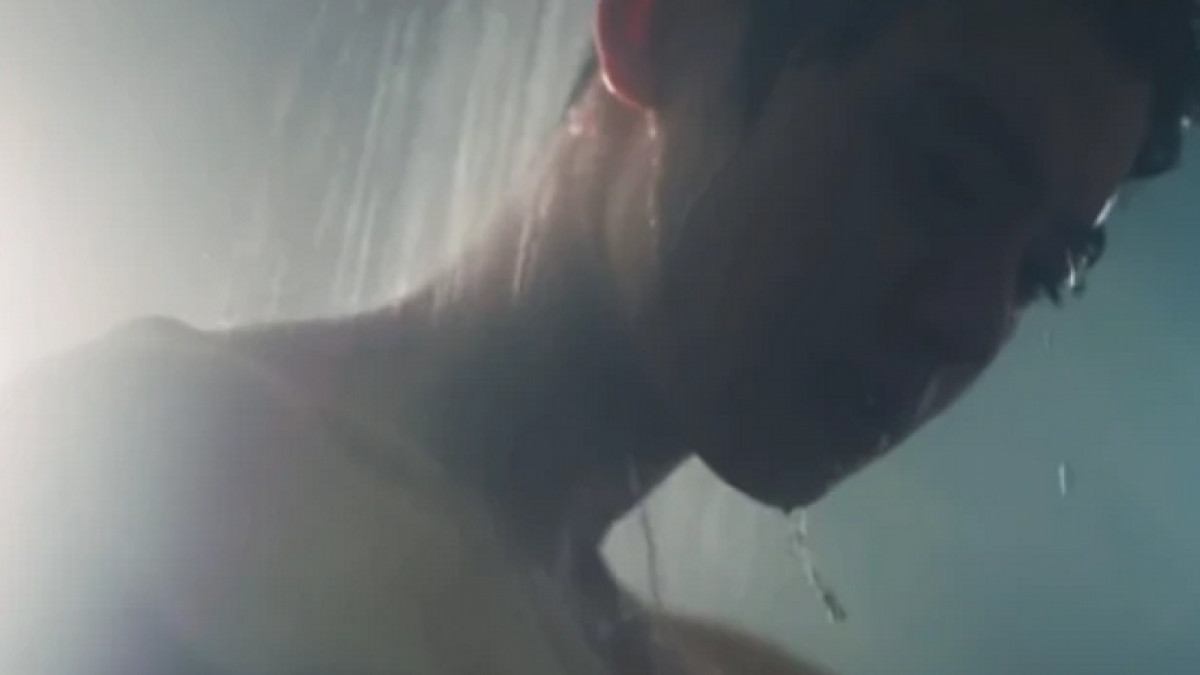 Karakter Jin Seo Won sedang mandi [Naver]