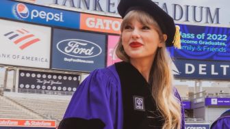 Cerdas! Taylor Swift Raih Gelar 'Doctor of Fine Arts' dari New York University