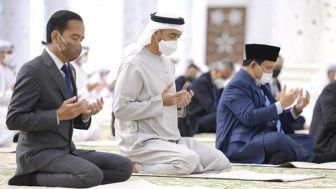 Jokowi, Prabowo dan MBZ Salat Jumat Bareng di Istana Al Shatie