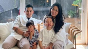 Rayakan Momen Idul Adha Bersama, Rachel Vennya dan Okin Kompak Pakai Baju Putih