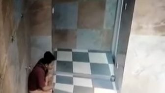 Viral! Seorang Pria BAB di Tempat Wudhu