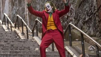 Joaquin Phoenix Kembali Berakting di Sekuel Joker, Lady Gaga Jadi Harley Queen?
