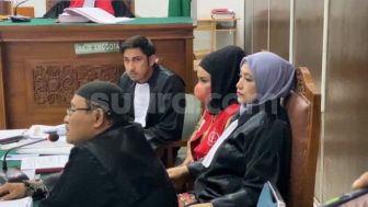 Medina Zein Berhadapan dengan 2 Pelapornya di Sidang : Titik Terendah dalam Hidup