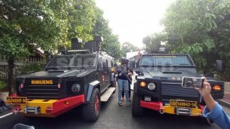 Rumah Irjen Ferdy Sambo Dijaga Ketat Brimob dan Dipasang Garis Polisi