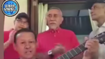 Viral Bapak-bapak Nyanyikan Lagu Diduga Sindir Kasus Ferdy Sambo, Netizen: Lagunya Pinggir Jurang Banget