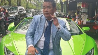 Hotman Paris Kepergok Peluk Perempuan, Netizen Sebut Lebih Baik dari Rizky Billar